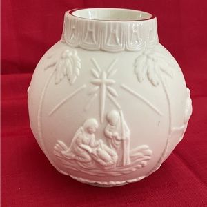 Lenox Ornamental Glow Nativity Votive. 4”